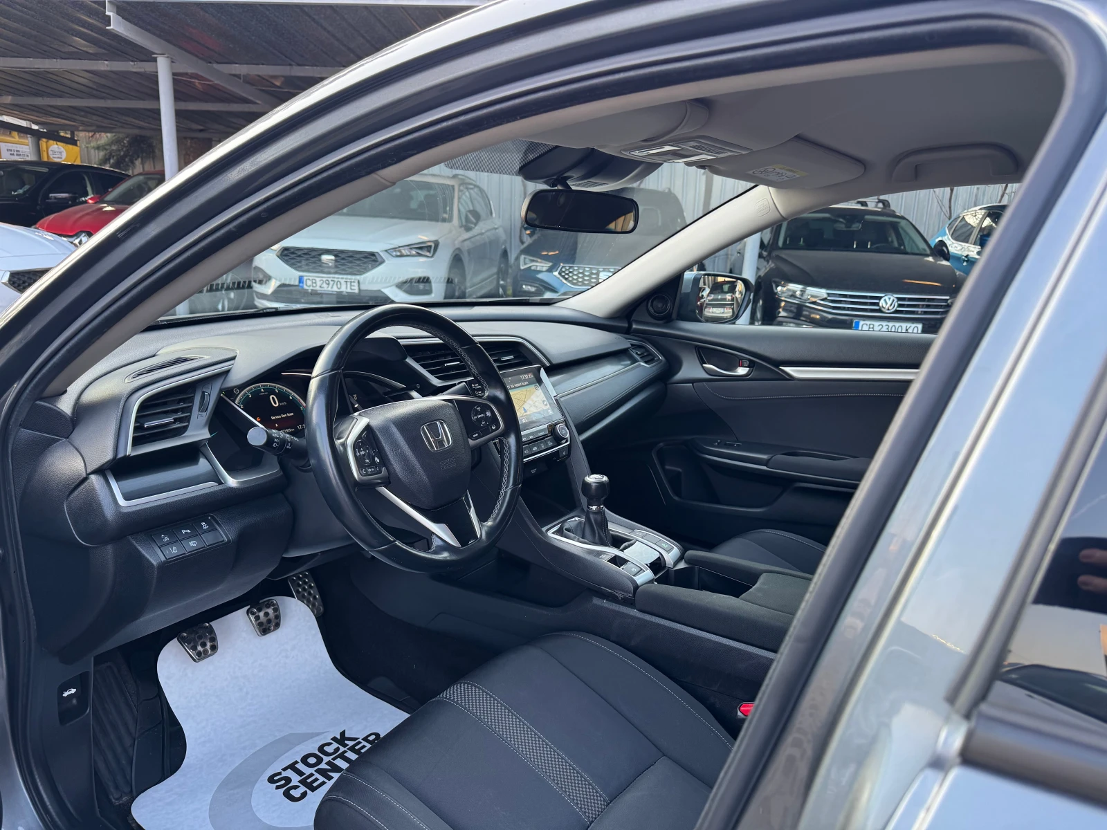 Honda Civic 1.5 VTEC 6MT, снимка 7 - Автомобили и джипове - 53738060