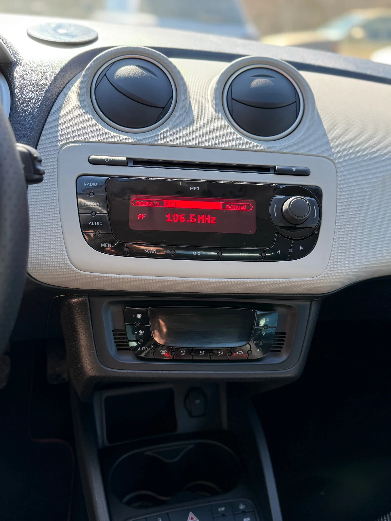 Seat Ibiza 1.9TDI BI-xenon, снимка 12 - Автомобили и джипове - 53831363