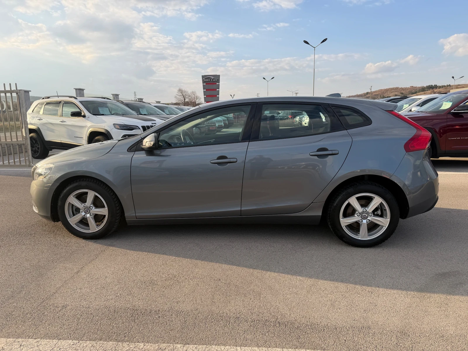 Volvo V40 2.0 120ks, снимка 16 - Автомобили и джипове - 53895620