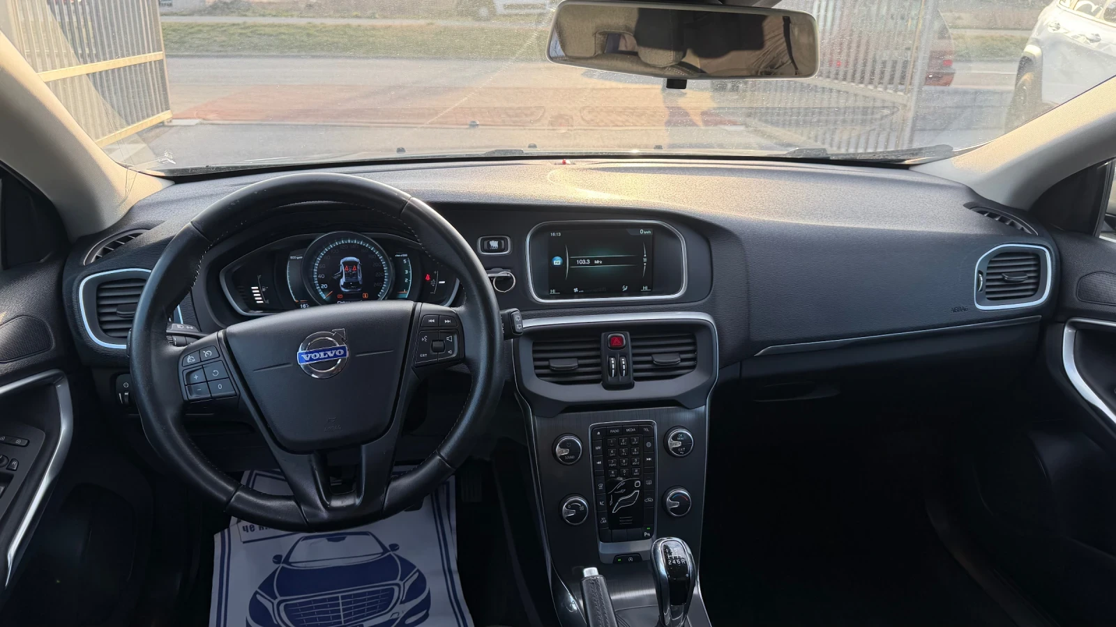 Volvo V40 2.0 120ks, снимка 6 - Автомобили и джипове - 53895620