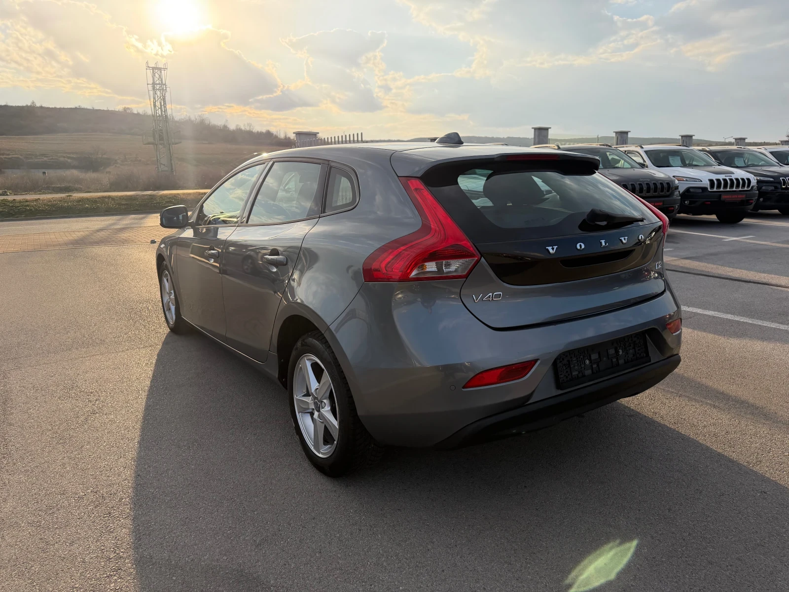 Volvo V40 2.0 120ks, снимка 15 - Автомобили и джипове - 53895620