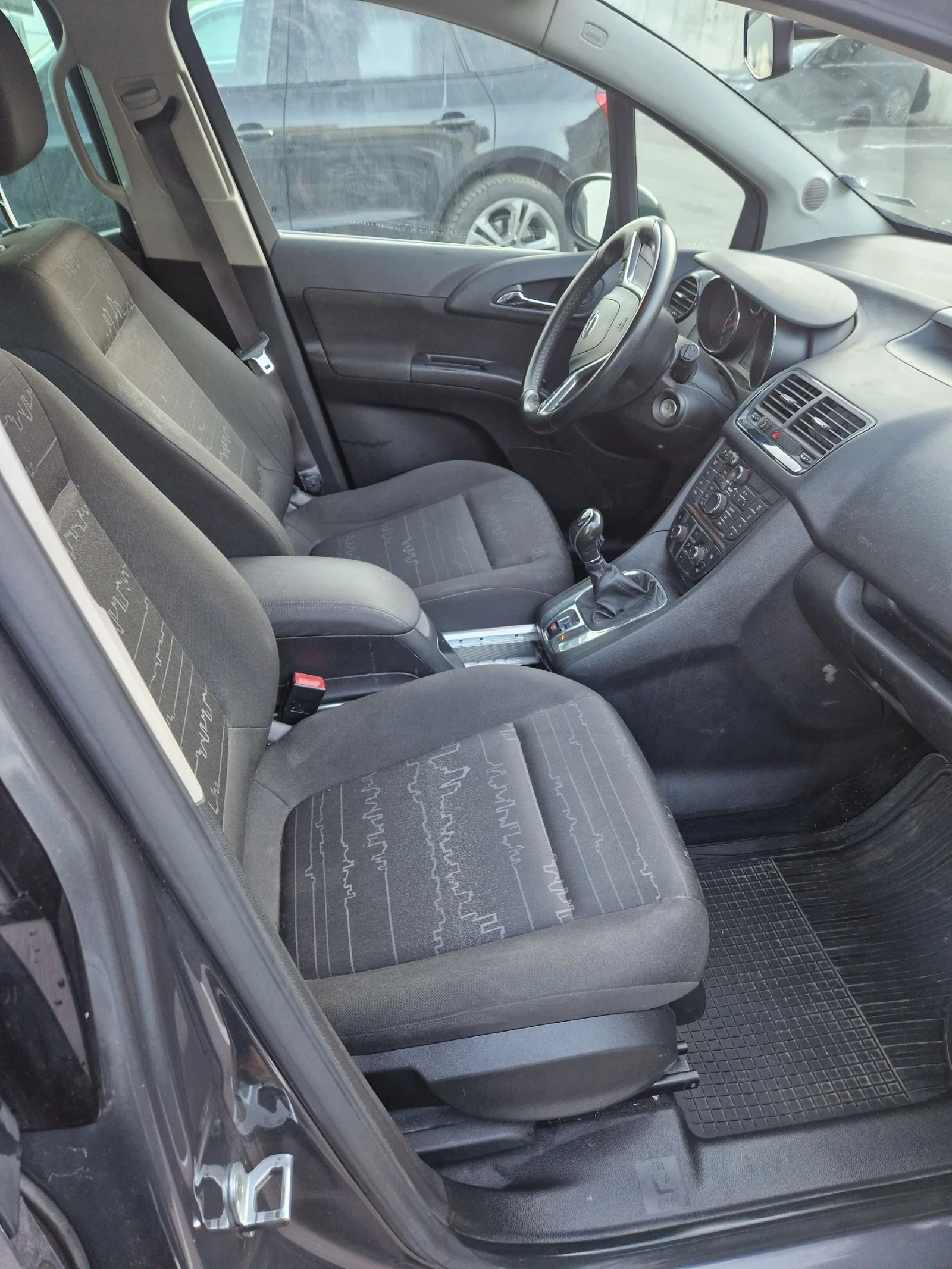 Opel Meriva 1.4бензин-газ, снимка 8 - Автомобили и джипове - 53931851