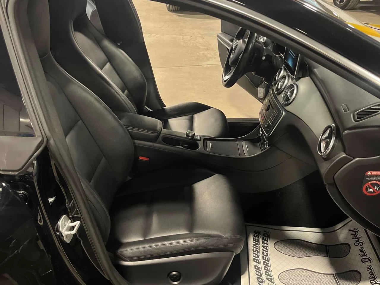 Mercedes-Benz CLA 250 * CARFAX * ПОДГРЕВ * КАМЕРА * ПАМЕТ, снимка 17 - Автомобили и джипове - 53966137