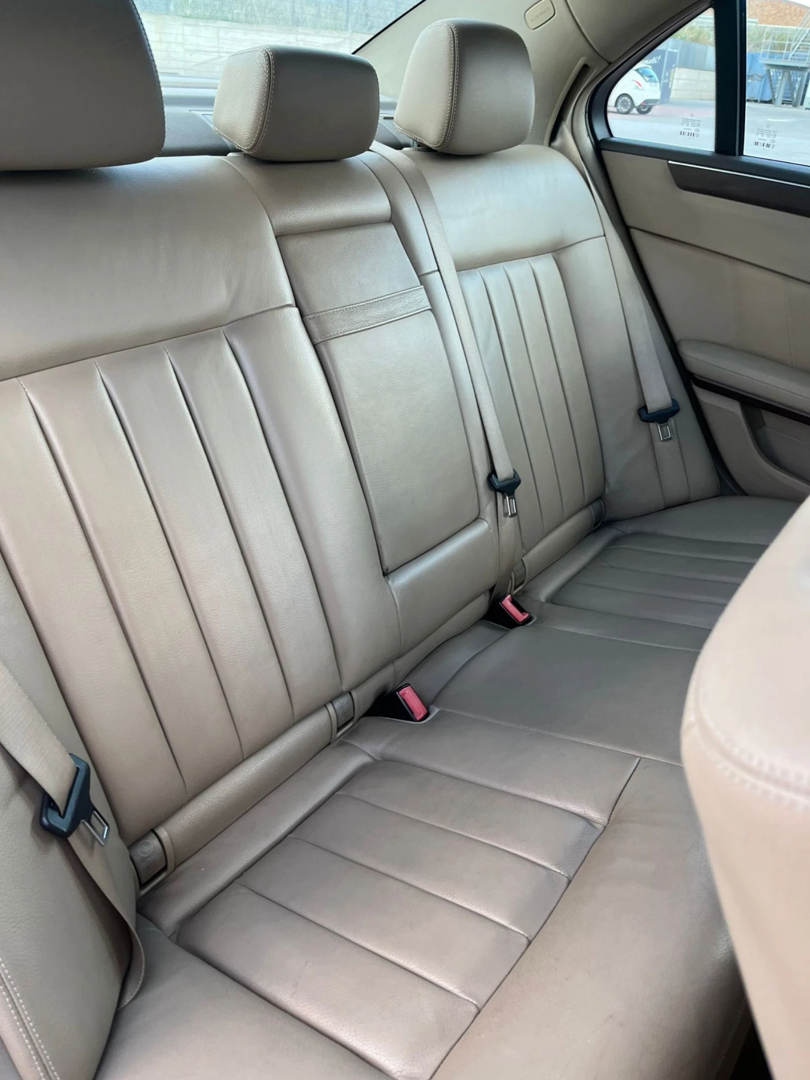 Mercedes-Benz E 250, снимка 5 - Автомобили и джипове - 54528497