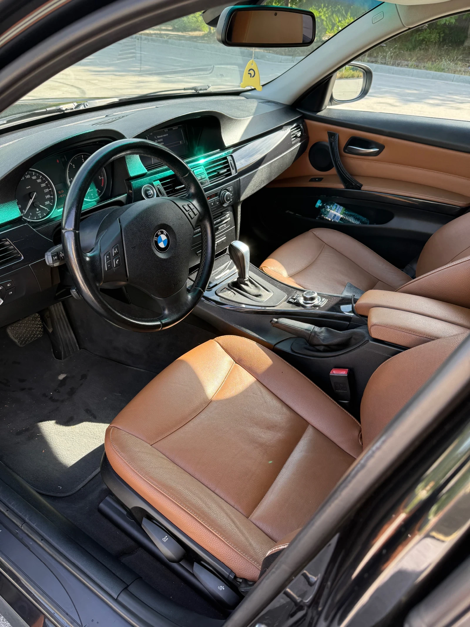 BMW 320 Продавам BMW 320, 2011, Facelift, xDrive., снимка 10 - Автомобили и джипове - 54731463