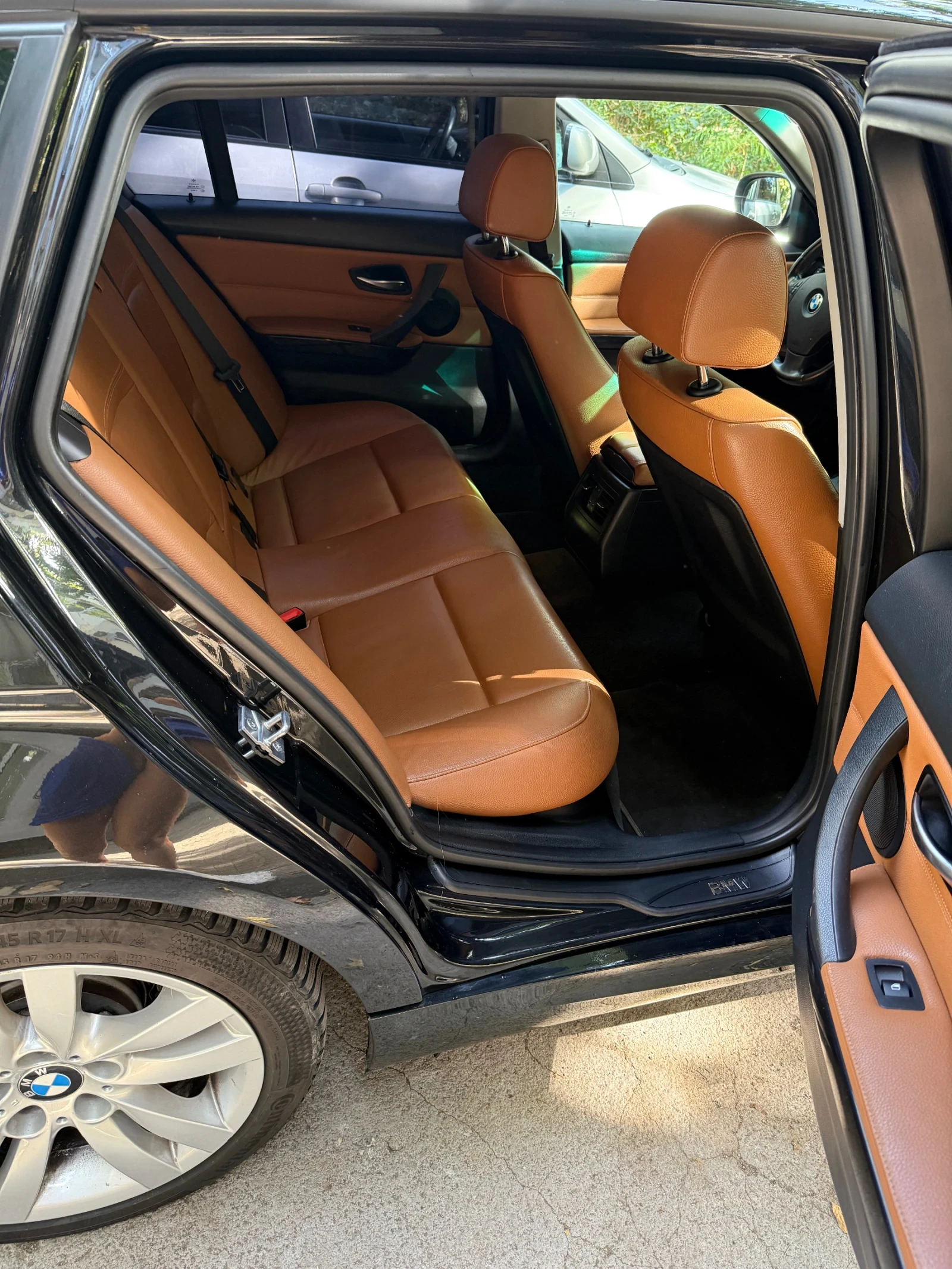 BMW 320 Продавам BMW 320, 2011, Facelift, xDrive., снимка 13 - Автомобили и джипове - 54731463