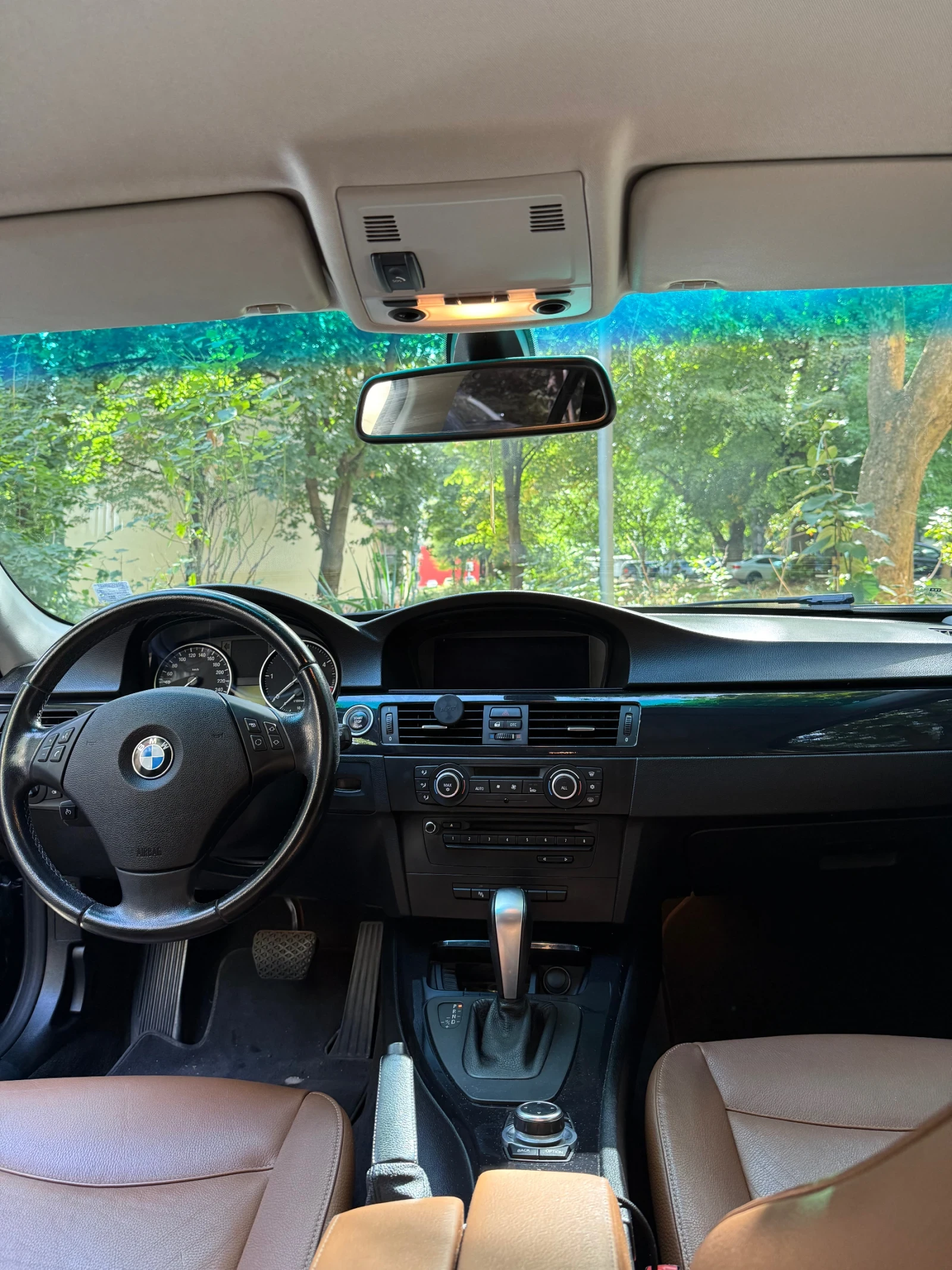BMW 320 Продавам BMW 320, 2011, Facelift, xDrive., снимка 11 - Автомобили и джипове - 54731463