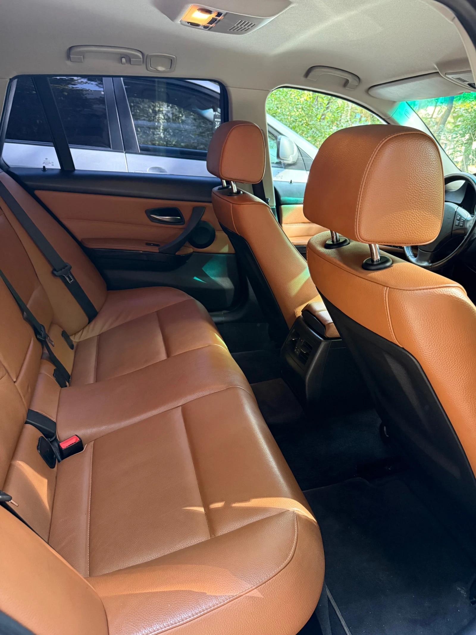 BMW 320 Продавам BMW 320, 2011, Facelift, xDrive., снимка 12 - Автомобили и джипове - 54731463