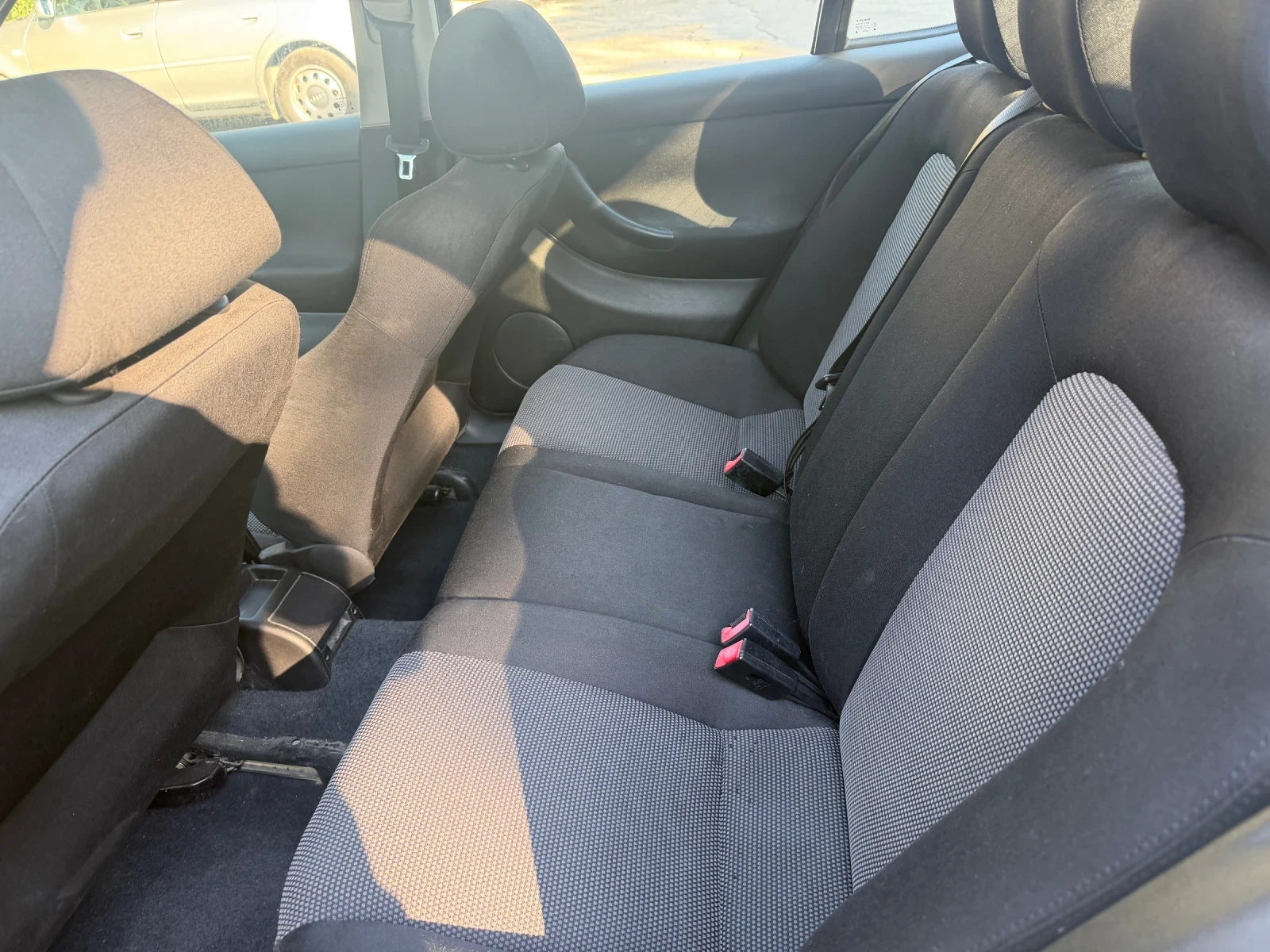 Seat Leon 1.9 tdi 110 кс, снимка 7 - Автомобили и джипове - 54916735