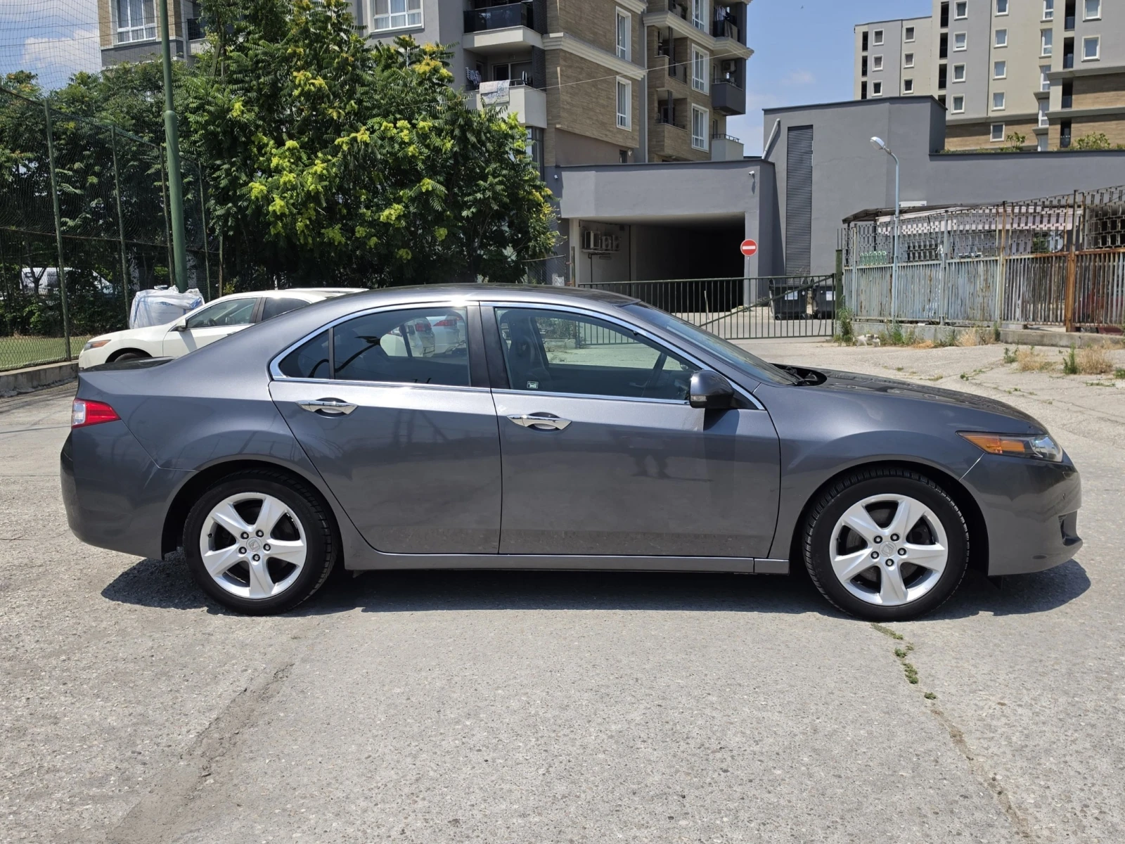 Honda Accord 2.4i-VTEC Distronic + , Lane Assist, снимка 4 - Автомобили и джипове - 55096003