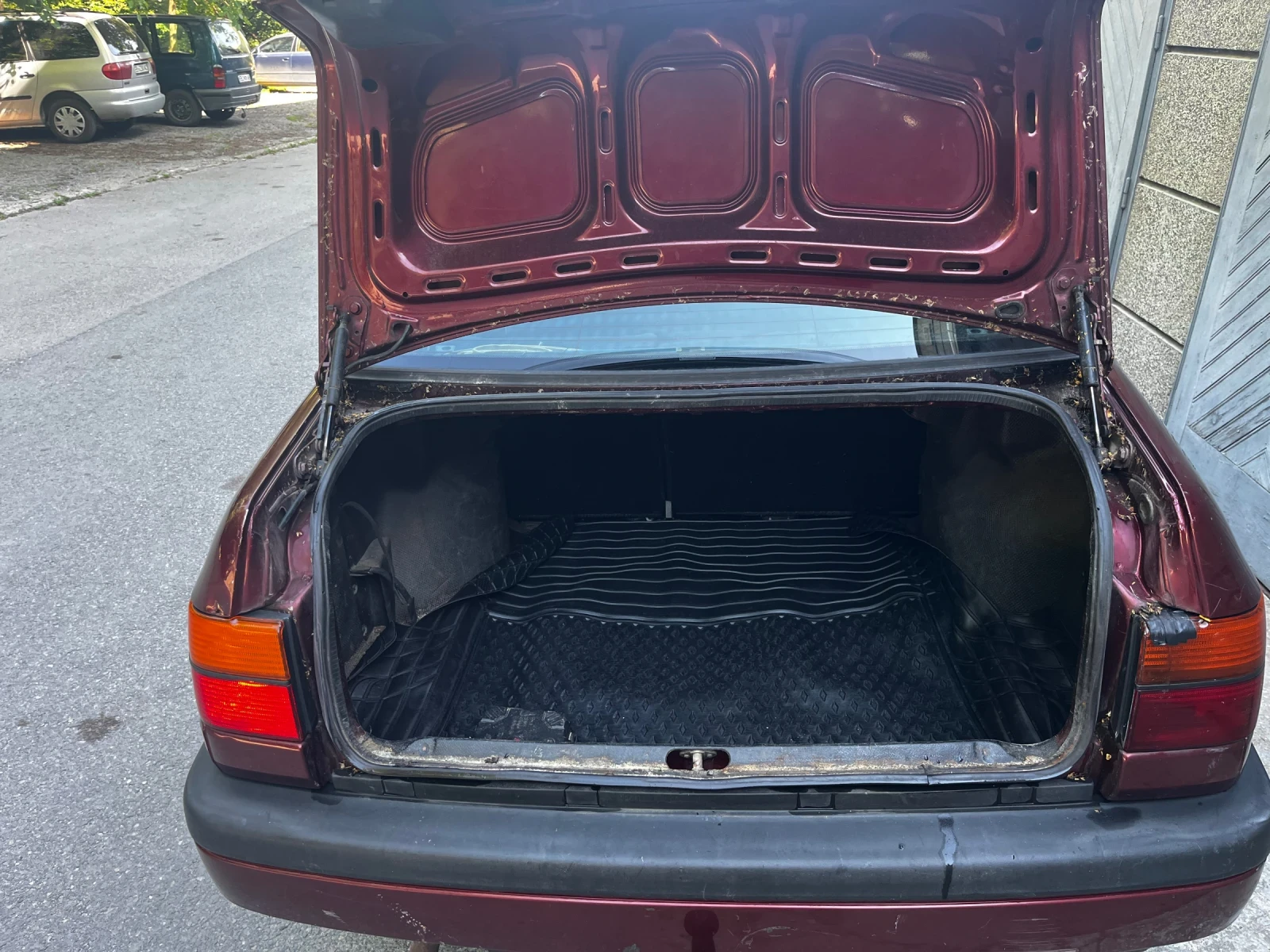 VW Vento 1.9, снимка 8 - Автомобили и джипове - 55103631