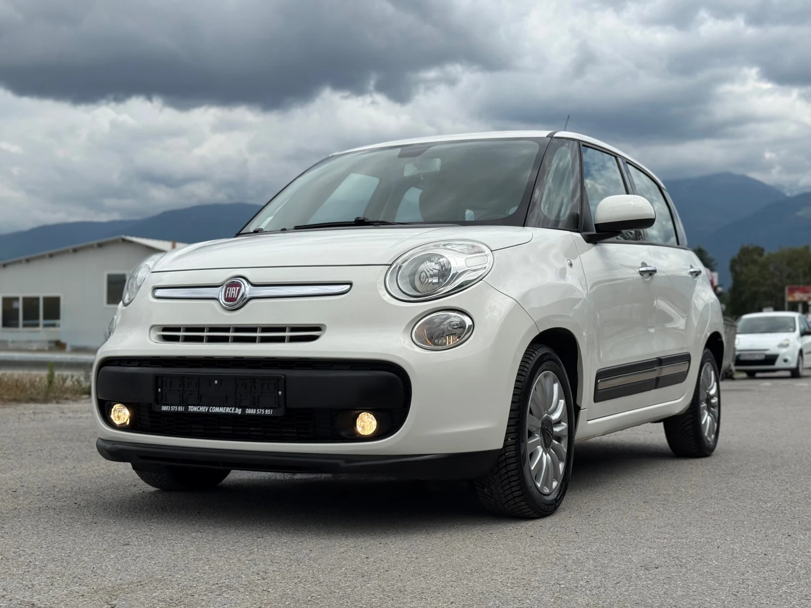 Fiat 500L 1.3-MULTIJET-EURO-5B-БЯЛА ПЕРЛА-КАТО ЧИСТО НОВА, снимка 3 - Автомобили и джипове - 55140528