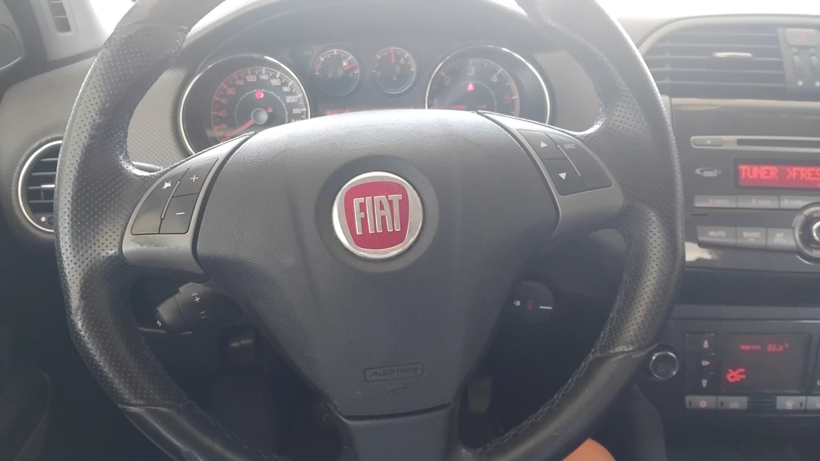 Fiat Bravo 1.6, снимка 16 - Автомобили и джипове - 55299043