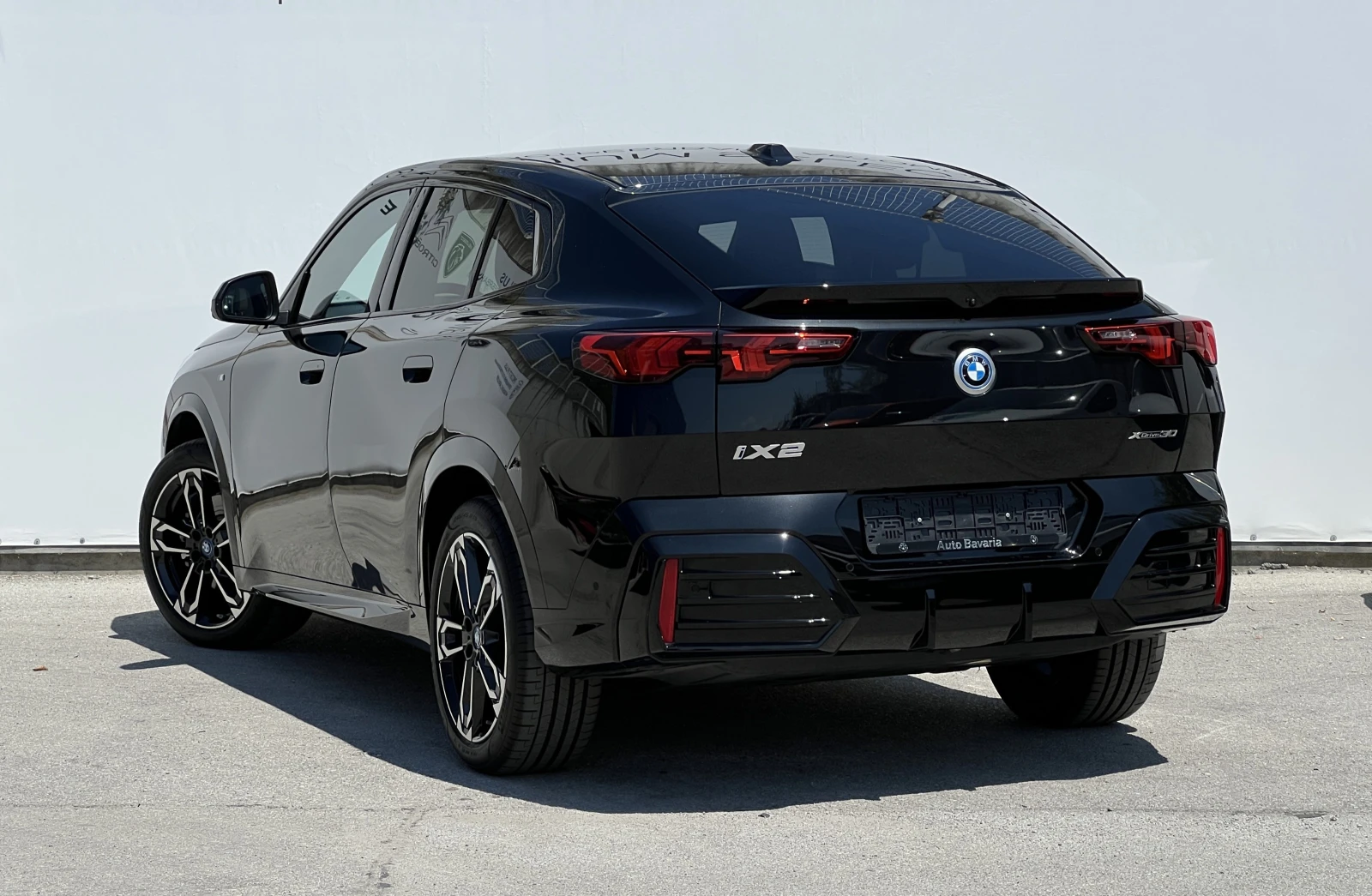 BMW iX2 xDrive30, снимка 4 - Автомобили и джипове - 55539831