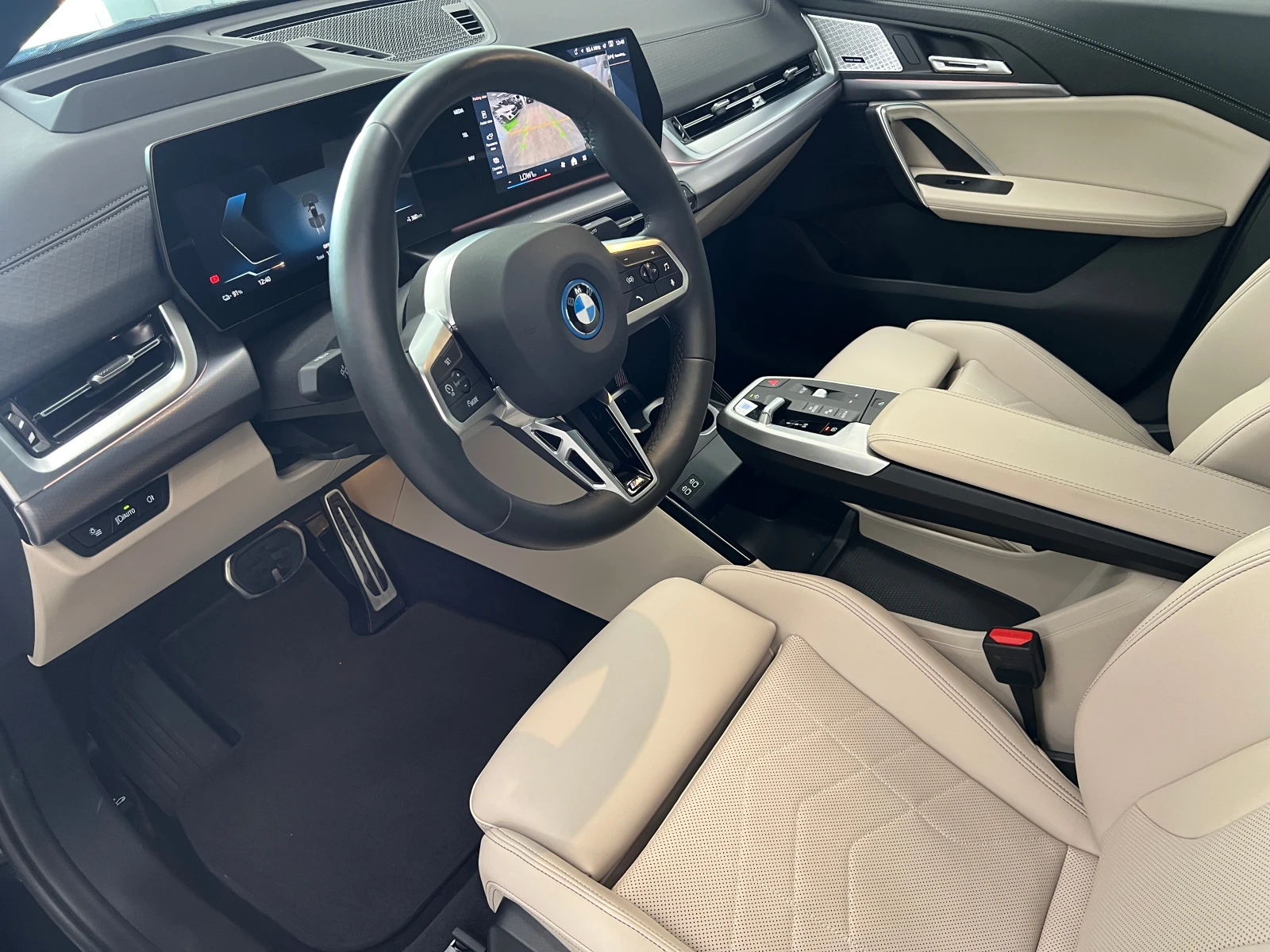 BMW iX2 xDrive30, снимка 9 - Автомобили и джипове - 55539831