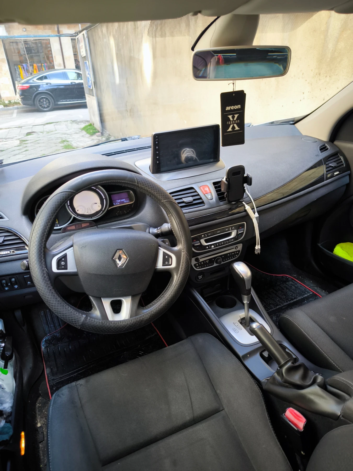 Renault Megane 1.5 dci 110 ks, снимка 3 - Автомобили и джипове - 55635996