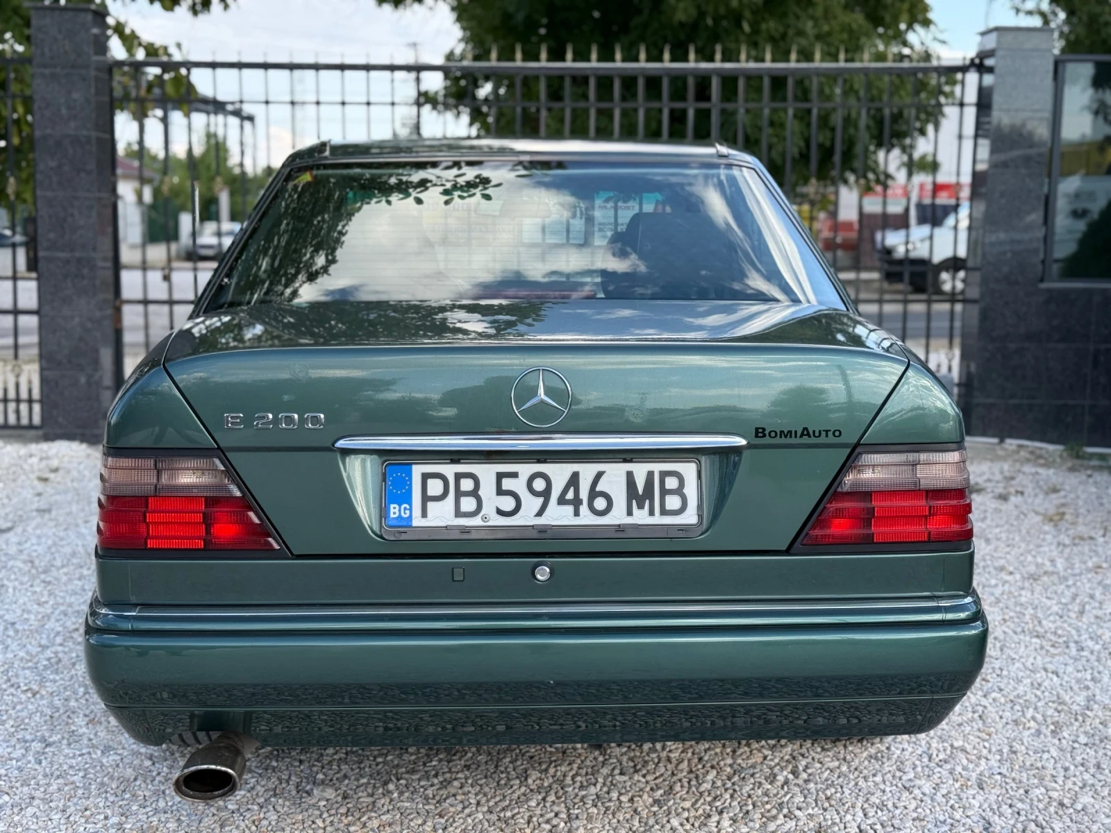 Mercedes-Benz E 200 ШИРОКА ЛАЙСТНА/КЛИМАТРОНИК, снимка 13 - Автомобили и джипове - 55982071