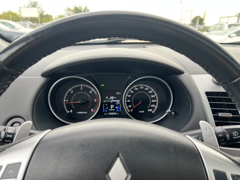 Mitsubishi Outlander 2.2 DI-D, снимка 14 - Автомобили и джипове - 51389226