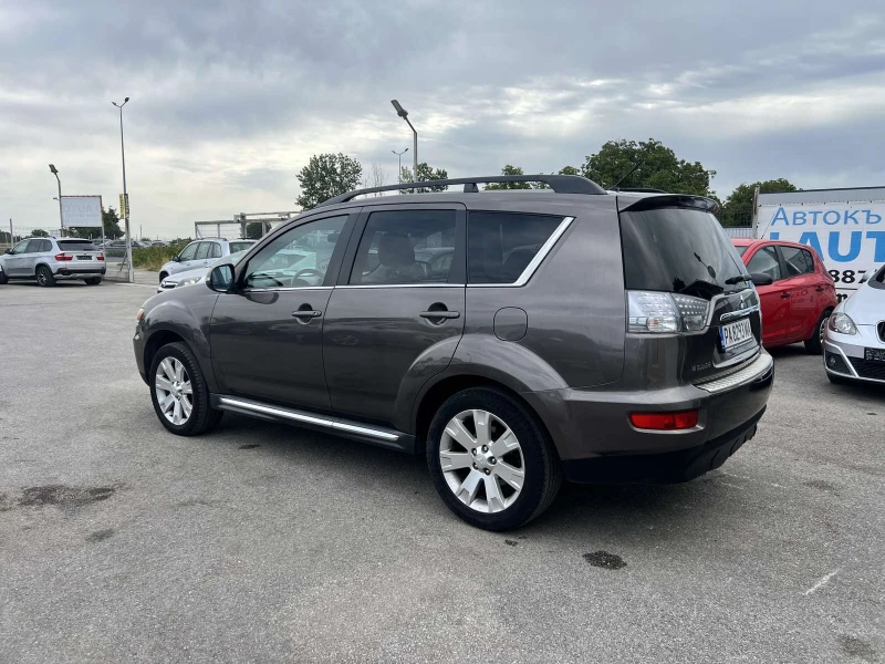 Mitsubishi Outlander 2.2 DI-D, снимка 5 - Автомобили и джипове - 51389226