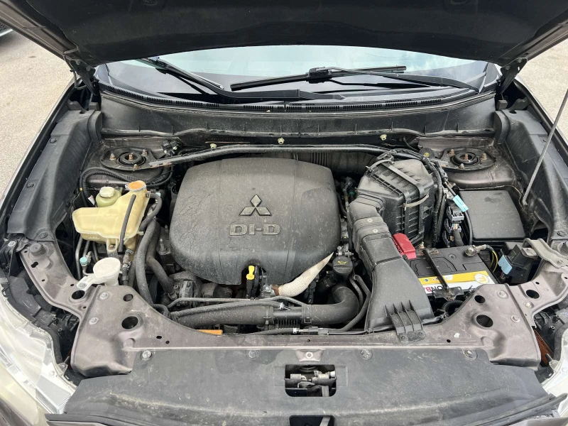 Mitsubishi Outlander 2.2 DI-D, снимка 17 - Автомобили и джипове - 51389226