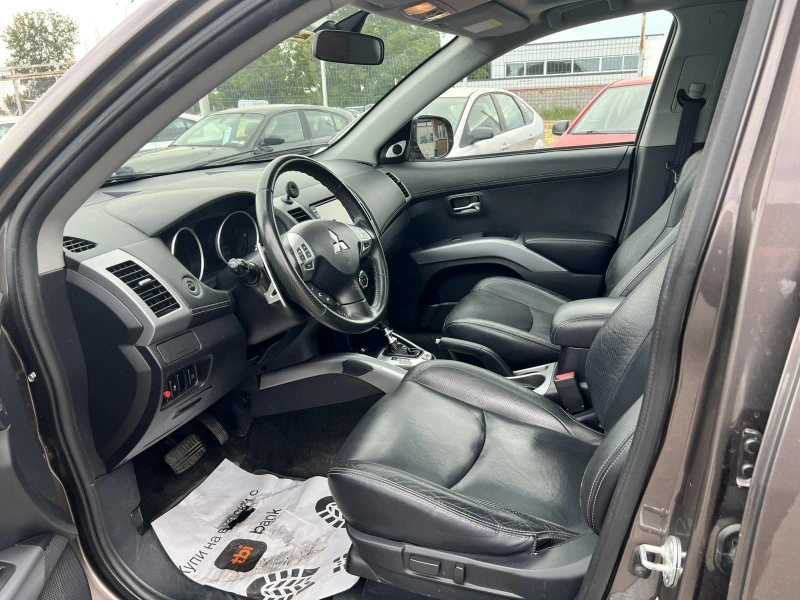 Mitsubishi Outlander 2.2 DI-D, снимка 9 - Автомобили и джипове - 51389226