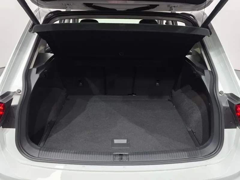 VW Tiguan 2.0 Tdi Premium, снимка 16 - Автомобили и джипове - 55888215