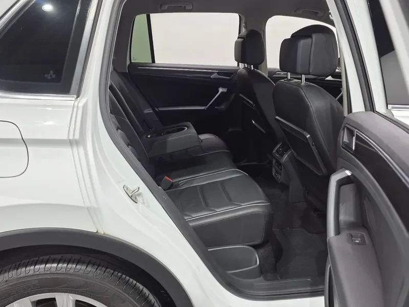 VW Tiguan 2.0 Tdi Premium, снимка 11 - Автомобили и джипове - 55888215