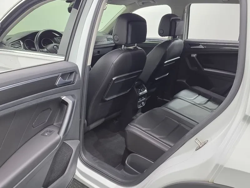 VW Tiguan 2.0 Tdi Premium, снимка 12 - Автомобили и джипове - 55888215