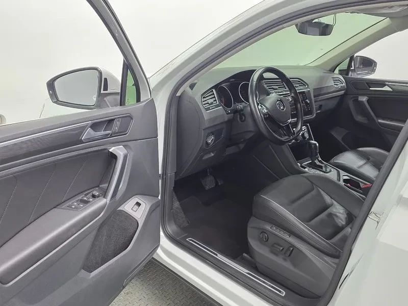 VW Tiguan 2.0 Tdi Premium, снимка 10 - Автомобили и джипове - 55888215