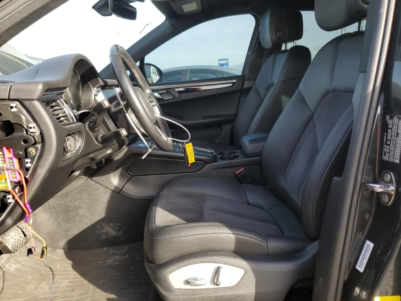 Porsche Macan AWD* KEYLESS* КОЖА* АЛКАНТАРА* ПОДГРЕВ*  - изображение 7