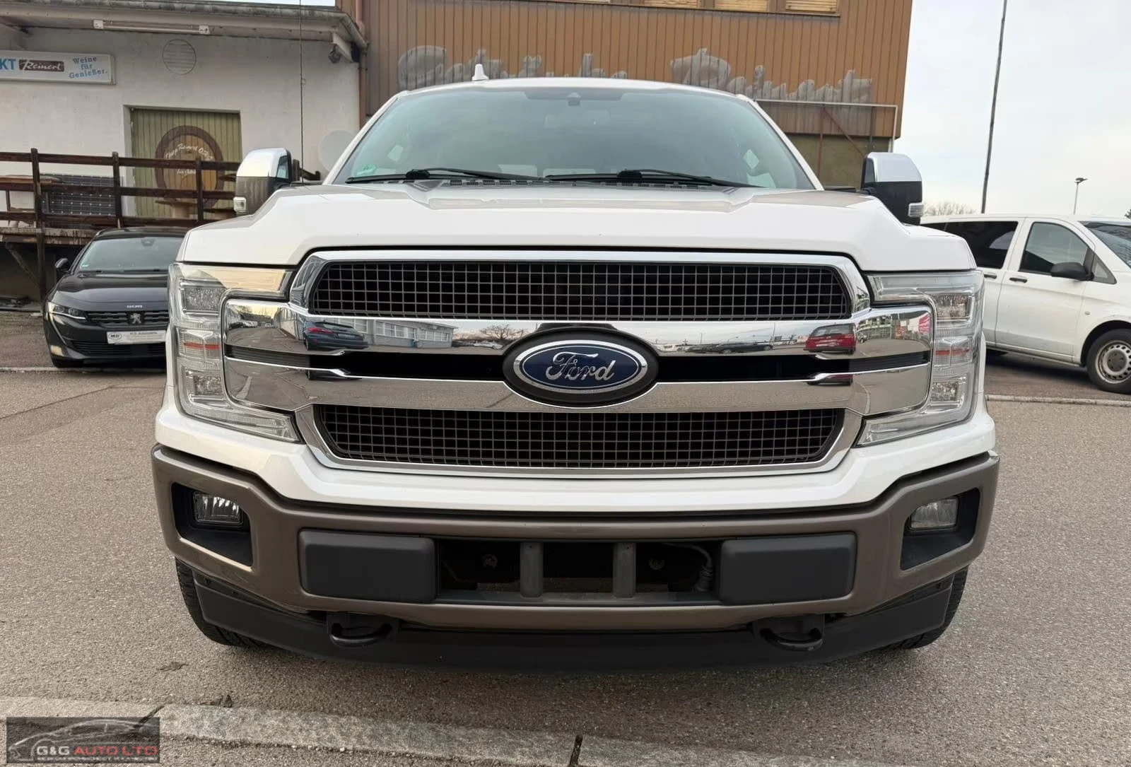Ford F150 5.0L/401HP/KING-RANCH/PANO/4X4/CAM/MEMO/907g, снимка 2 - Автомобили и джипове - 53800087