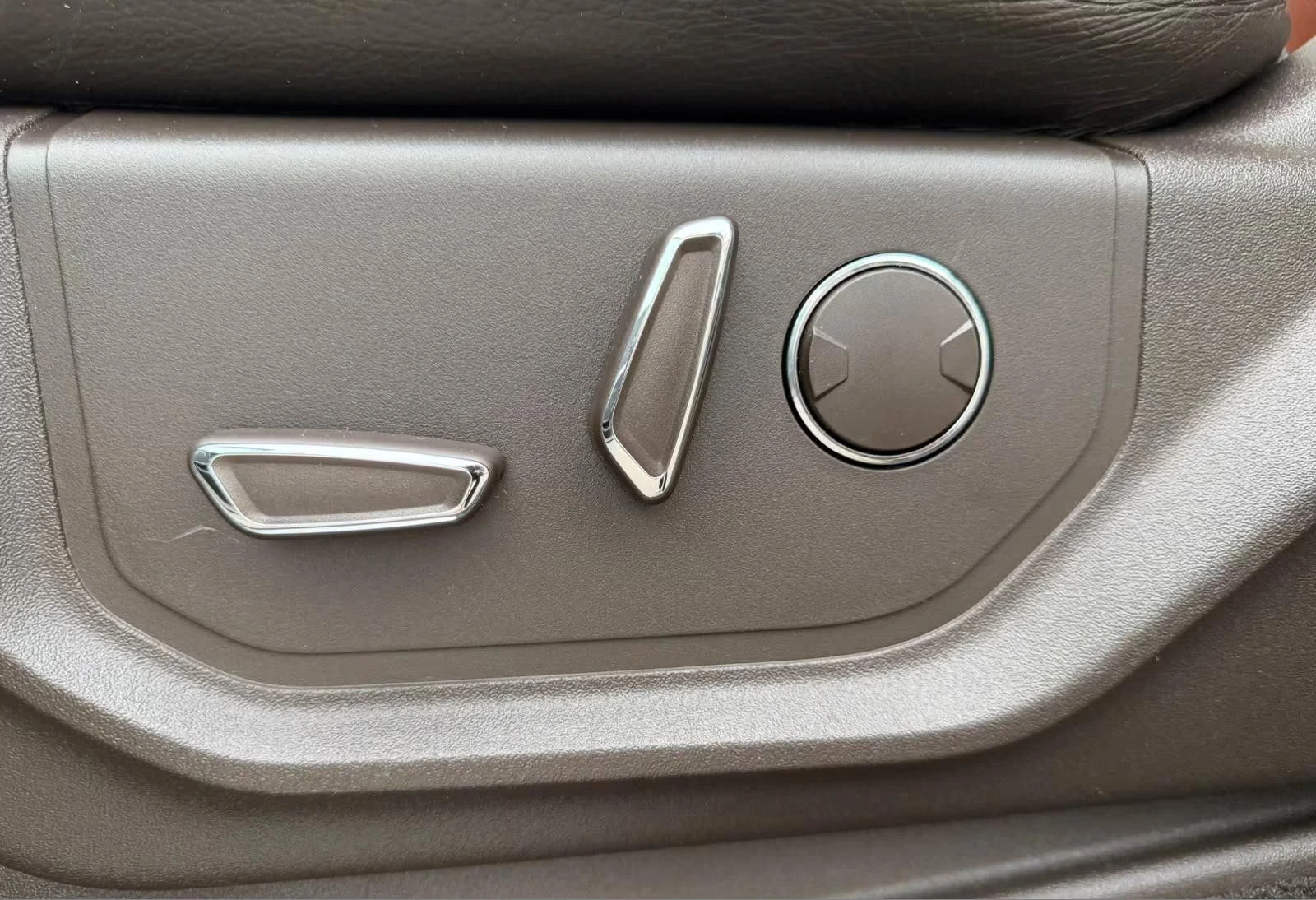 Ford F150 5.0L/401HP/KING-RANCH/PANO/4X4/CAM/MEMO/907g, снимка 12 - Автомобили и джипове - 53800087