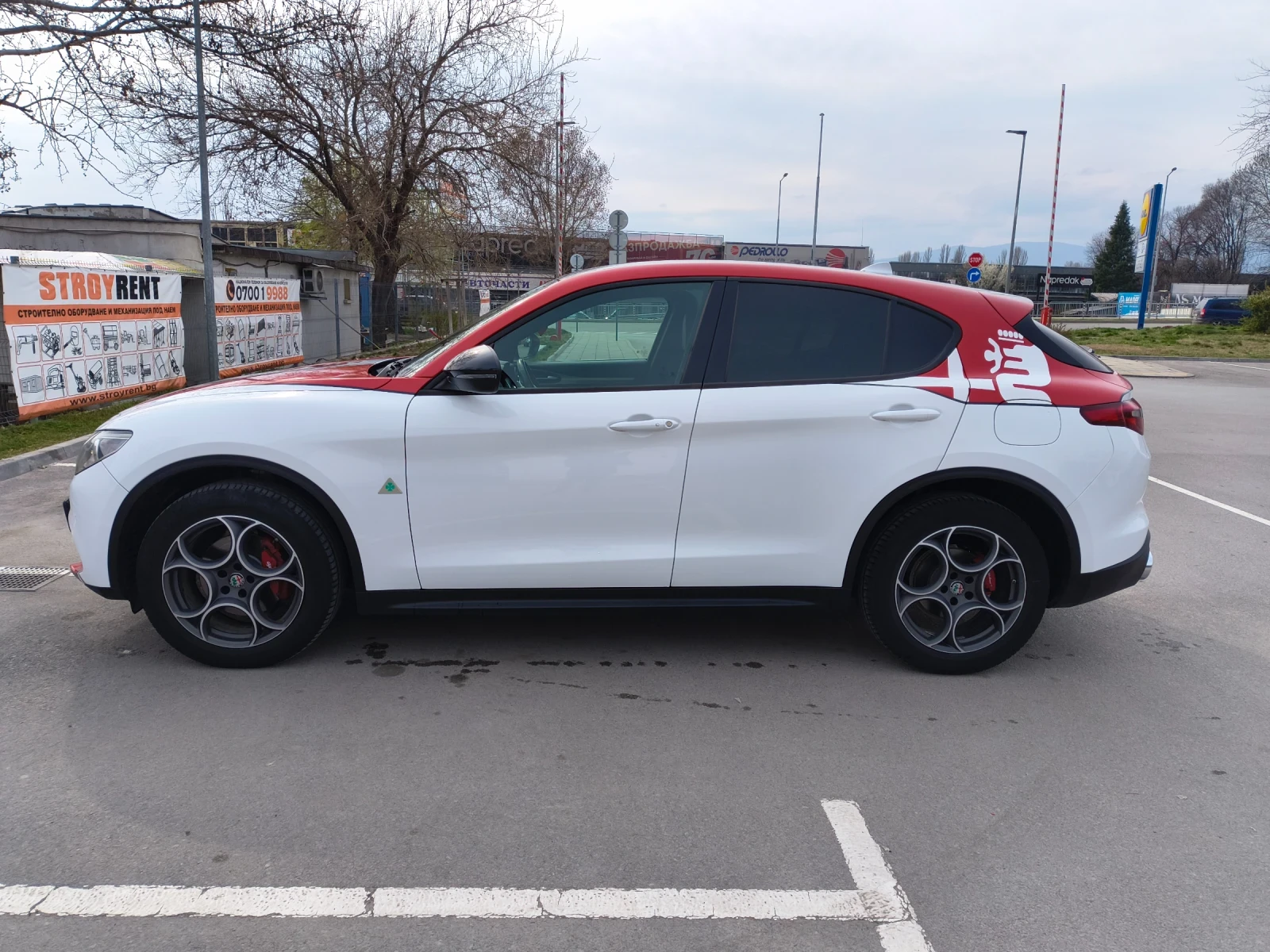 Alfa Romeo Stelvio, снимка 4 - Автомобили и джипове - 53927382