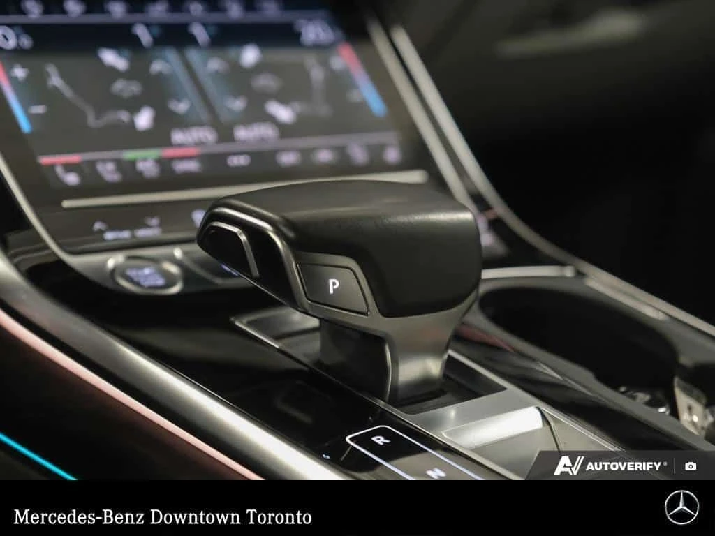 Audi Q8 * S Line | Advanced Drivers Assist | Dynamic Ride , снимка 12 - Автомобили и джипове - 53938469