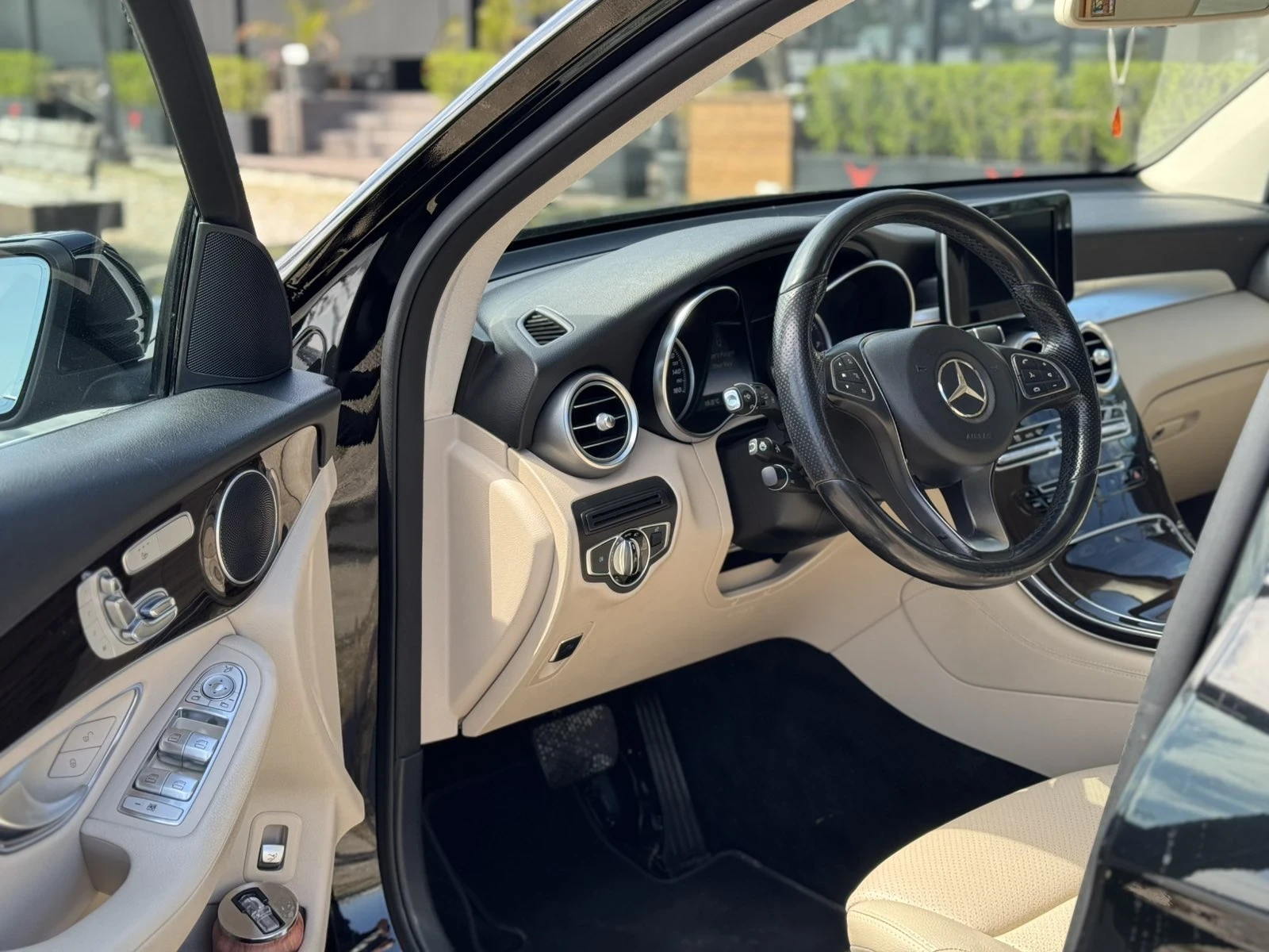 Mercedes-Benz GLC 300 GLC300 , снимка 7 - Автомобили и джипове - 54033934