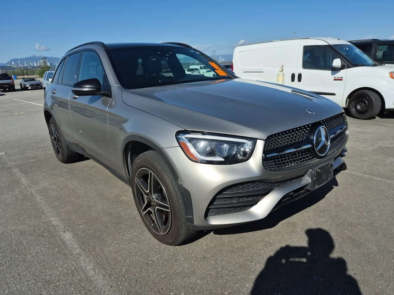 Mercedes-Benz GLC 300 ПОДГРЕВИ * ПАНО * KEYLESS, снимка 2 - Автомобили и джипове - 54383976