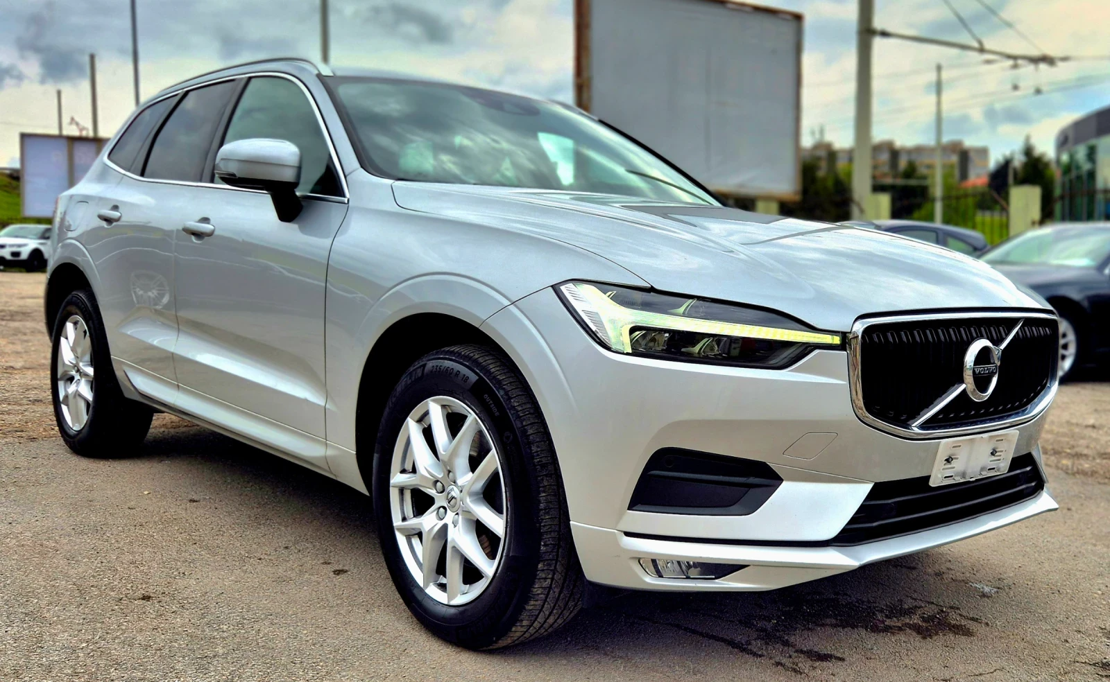 Volvo XC60 2.0D* MILDHYBRID* AWD* NAVI* CAMERA* LED* KEYLESS, снимка 3 - Автомобили и джипове - 54388367