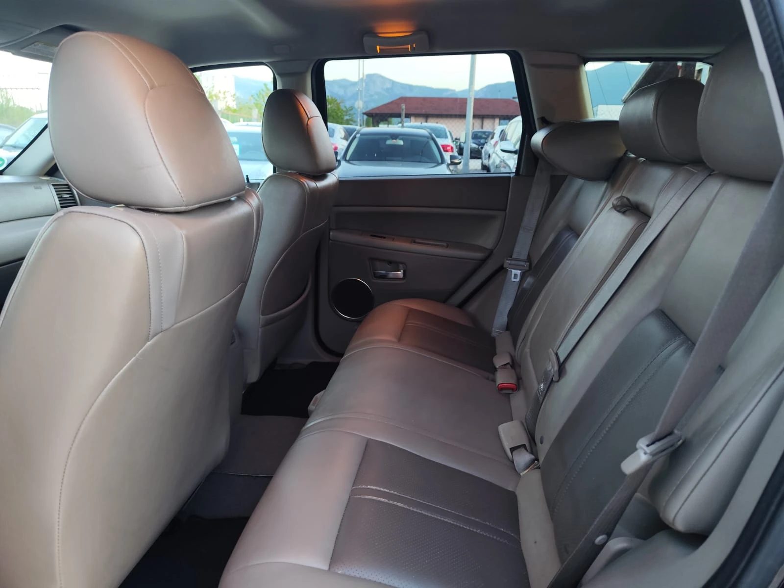 Jeep Grand cherokee 3.0 дизел Италия 4х4, снимка 14 - Автомобили и джипове - 54441012