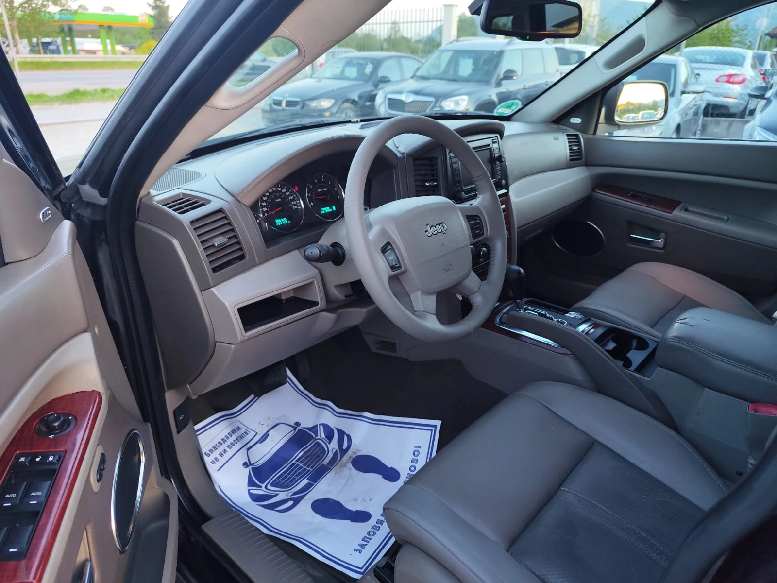 Jeep Grand cherokee 3.0 дизел Италия 4х4, снимка 11 - Автомобили и джипове - 54441012