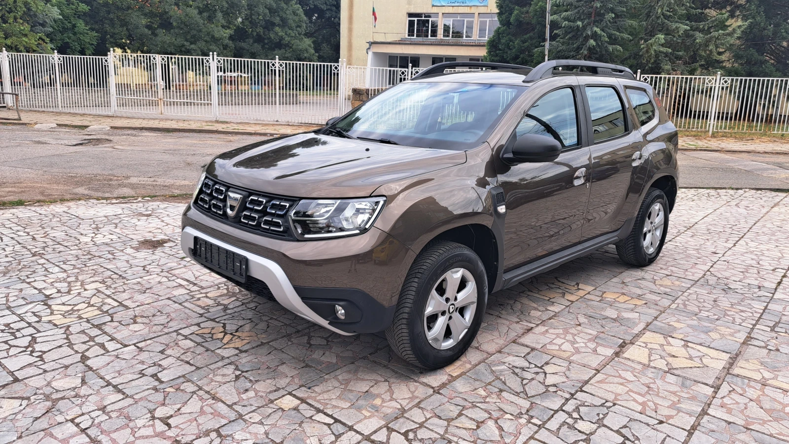 Dacia Duster, снимка 2 - Автомобили и джипове - 55138010