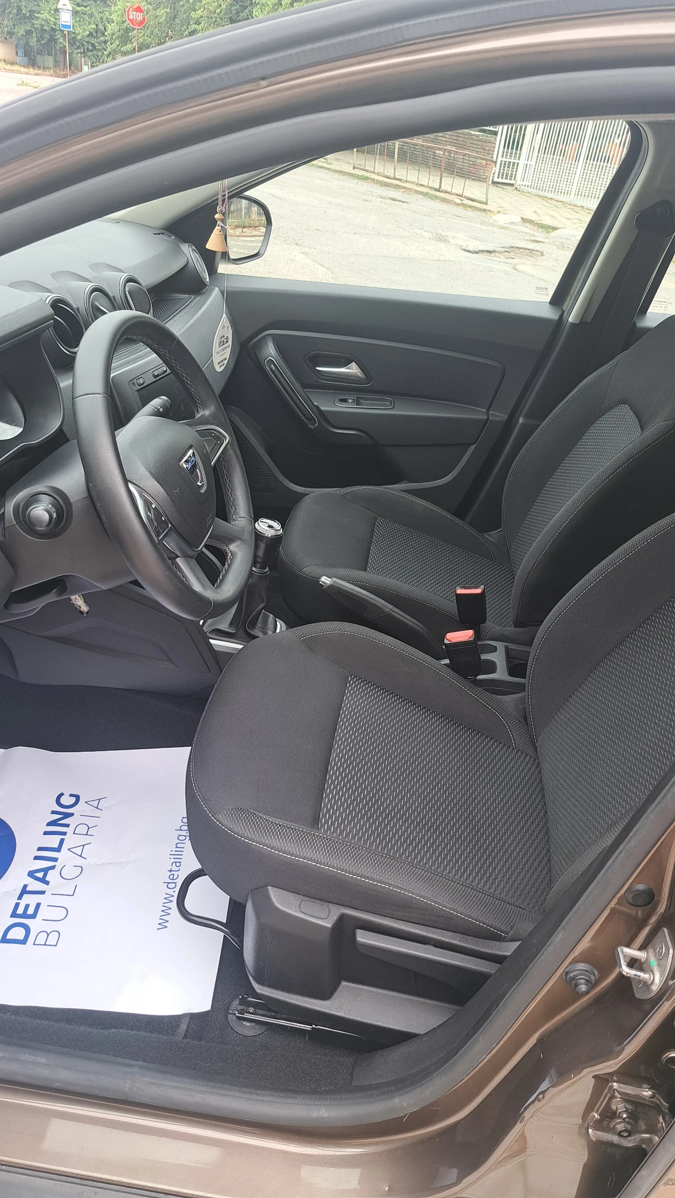 Dacia Duster, снимка 11 - Автомобили и джипове - 55138010
