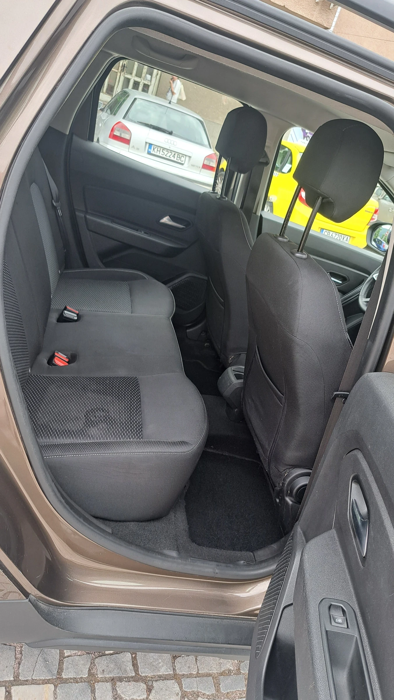 Dacia Duster, снимка 15 - Автомобили и джипове - 55138010