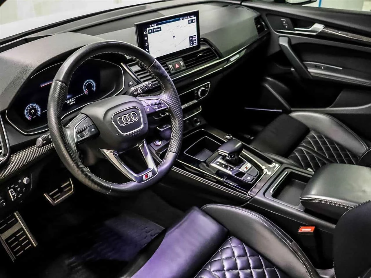 Audi SQ5 Technik | Black Optic | Carbon ОТ ПРЕДСТАВИТЕЛСТВО, снимка 6 - Автомобили и джипове - 55891936