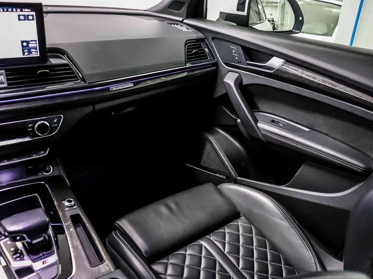 Audi SQ5 Technik | Black Optic | Carbon ОТ ПРЕДСТАВИТЕЛСТВО, снимка 10 - Автомобили и джипове - 55891936
