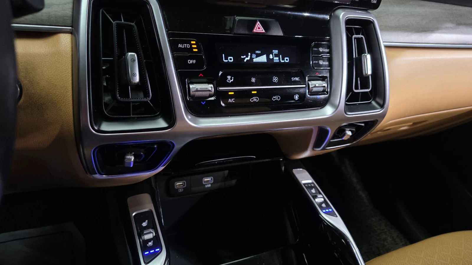 Kia Sorento 2.2 CRDi Prestige, снимка 14 - Автомобили и джипове - 55941948