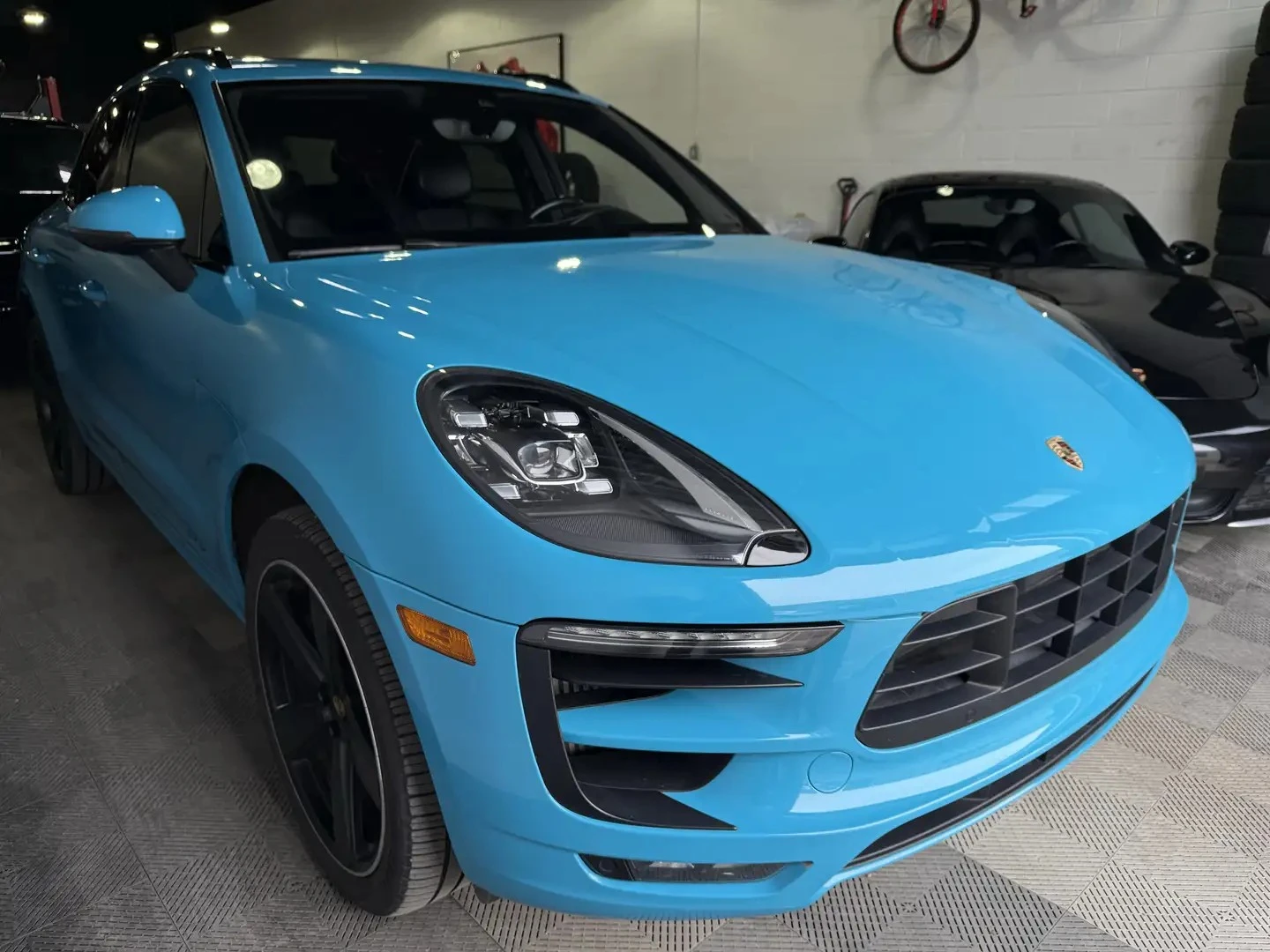 Porsche Macan GTS* SPORT CHRONO* BOSE* AKRAPOVIC* PDLS, снимка 4 - Автомобили и джипове - 56022465