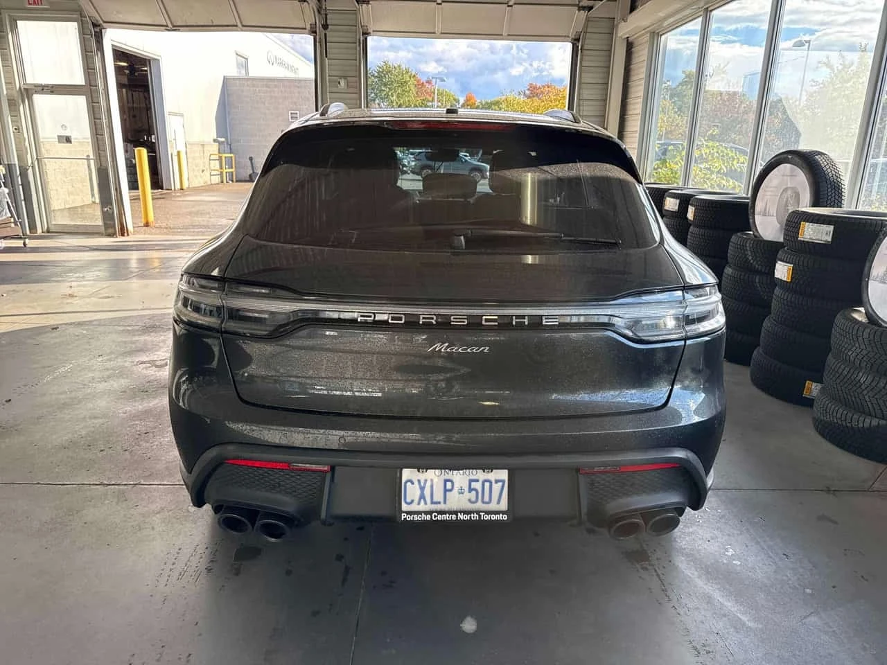 Porsche Macan AWD / CARFAX / ДИСТРОНИК / 360 КАМЕРИ , снимка 4 - Автомобили и джипове - 56426852