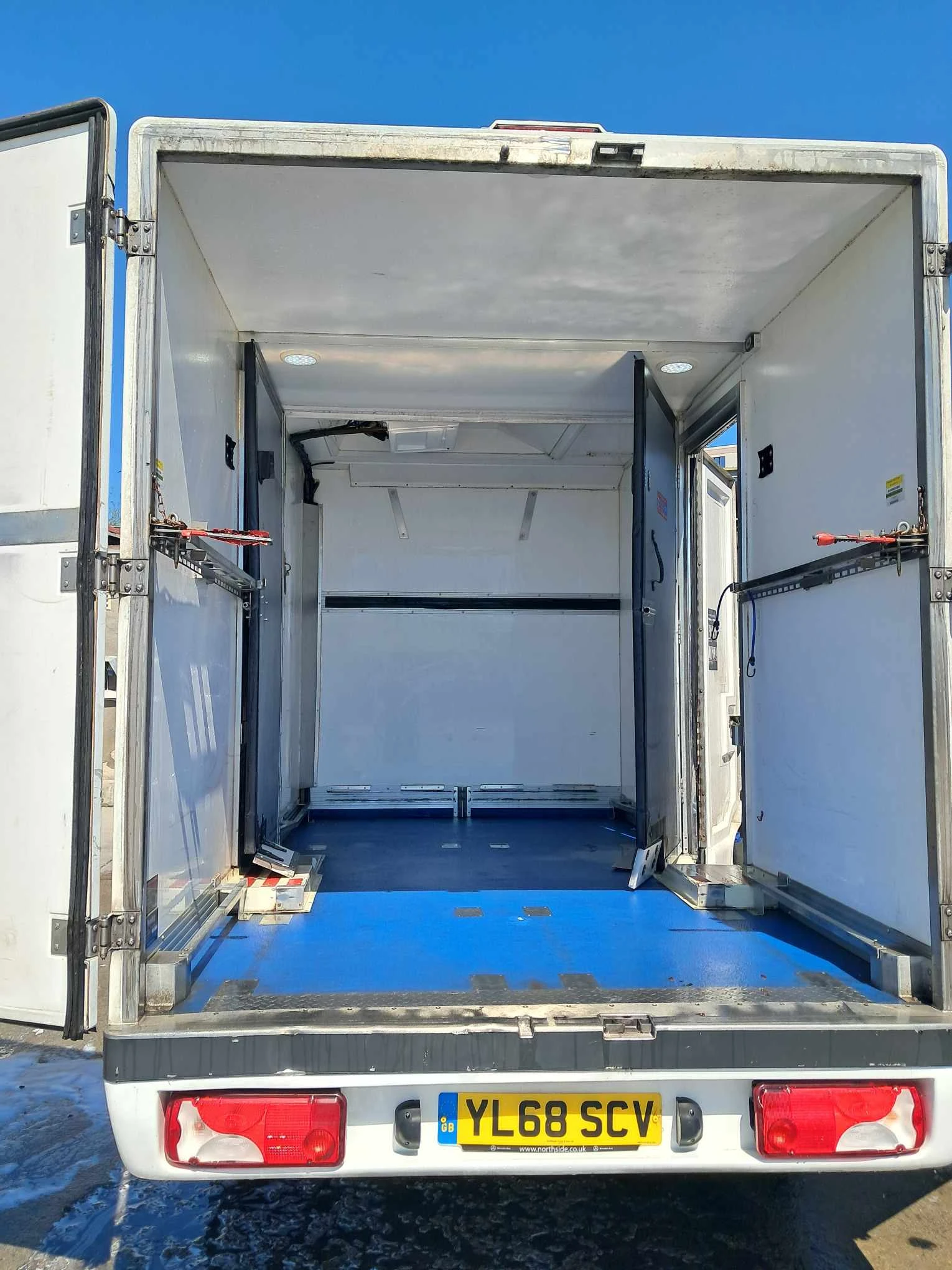 Mercedes-Benz Sprinter 314 Хладилен, снимка 3 - Бусове и автобуси - 54596715