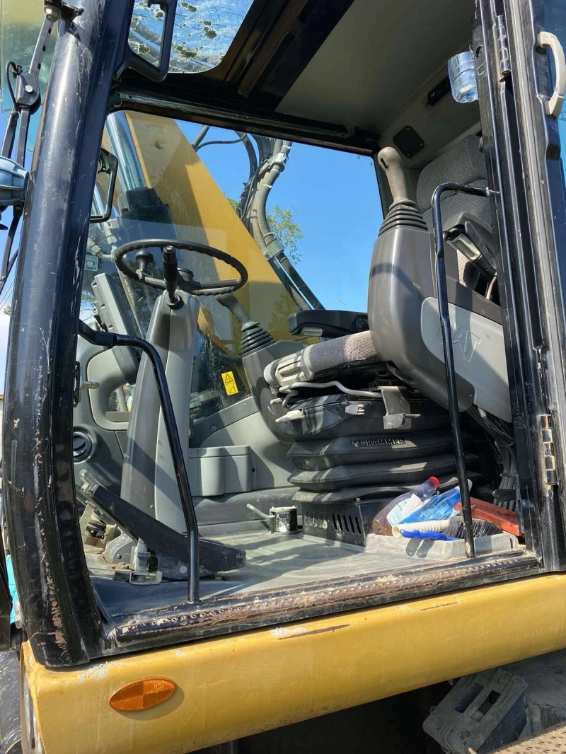 Багер Cat 318, снимка 14 - Индустриална техника - 50639826