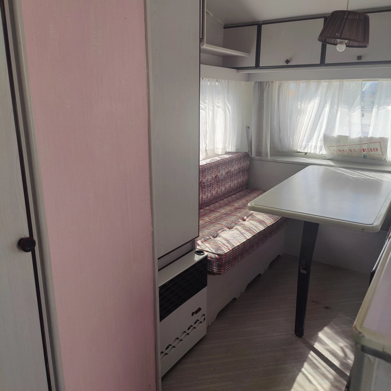 Каравана Knaus sudwind 420, снимка 7 - Каравани и кемпери - 54913179